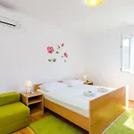 Apartment & Mazdin