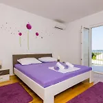 Apartment & Mazdin *