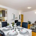 & Mazdin Apartment Banici