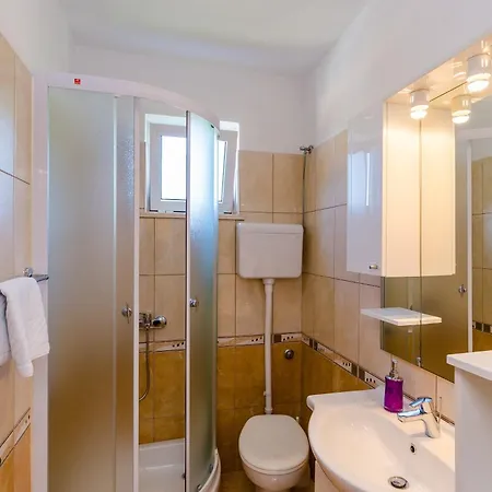 Appartement & Mazdin *