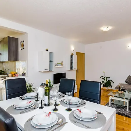 & Mazdin Appartement Banići